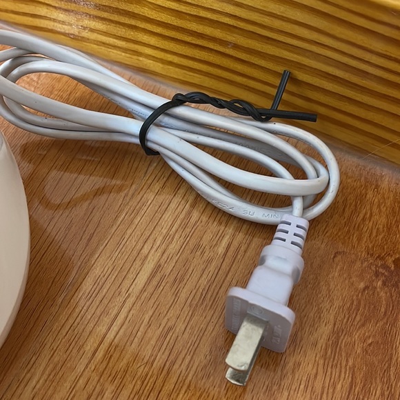 Facial Beauty Steamer w/ Gold Face Massager (Battery Operated) - Picture 7 of 9